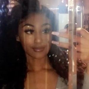 Meet your Posher, Karis